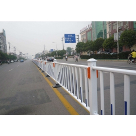 鹤壁市市政道路护栏工程